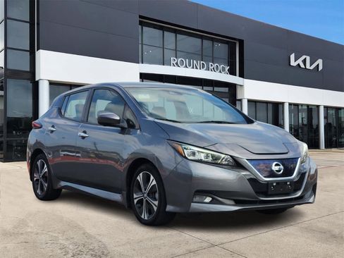 Used 2021 Nissan Leaf SV w/ SV Technology Package image 3