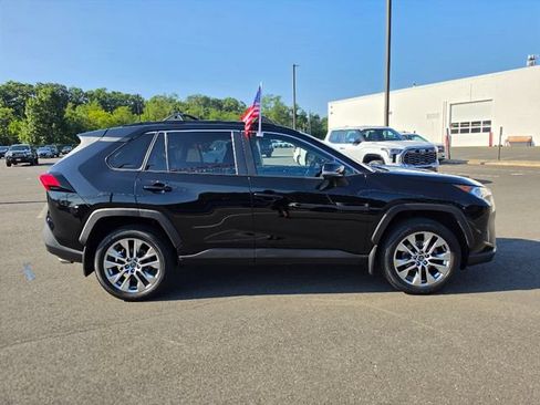 Used 2021 Toyota RAV4 XLE Premium AWD/4WD image 8