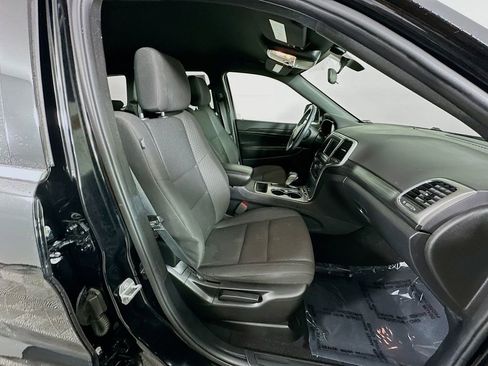 Used 2019 Jeep Grand Cherokee Laredo image 34