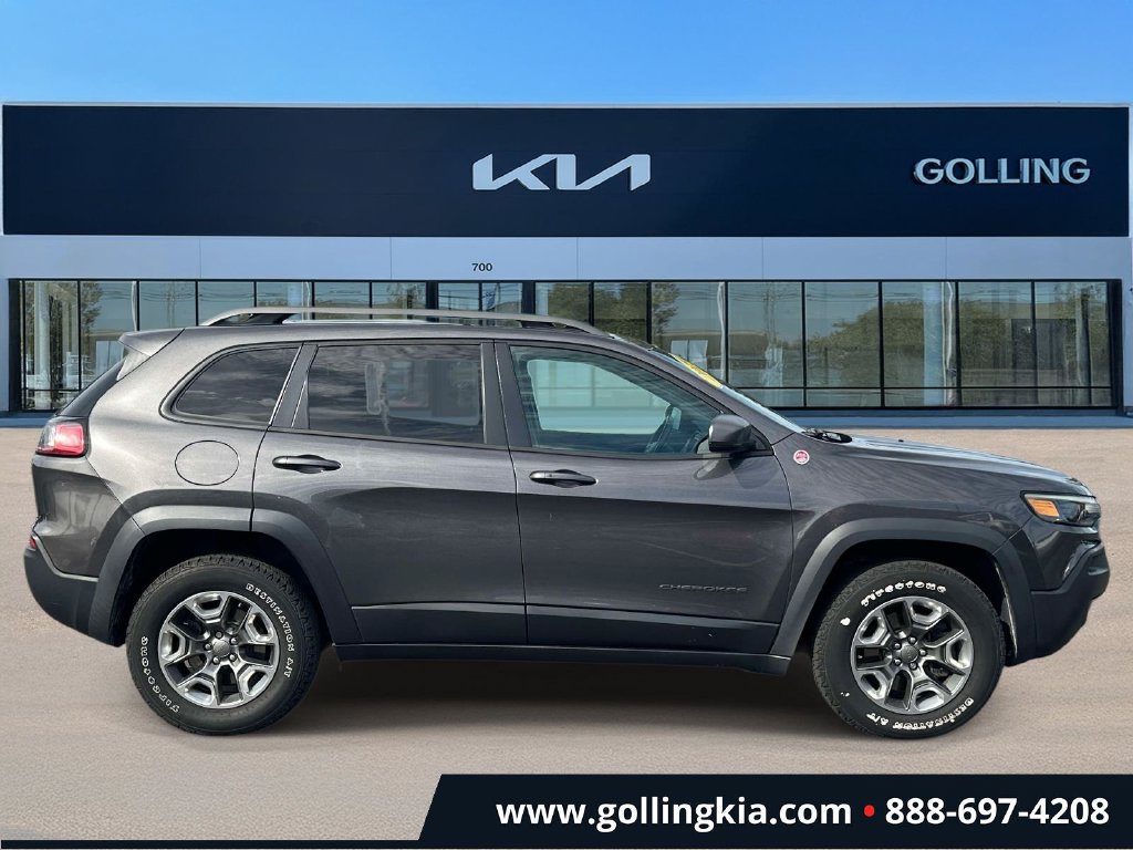 Used 2019 Jeep Cherokee Trailhawk w/ Comfort/Convenience Group AWD/4WD image 2