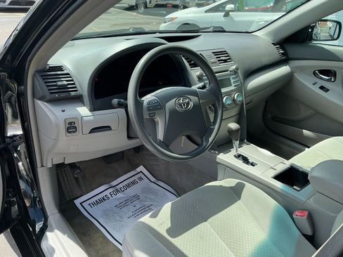 Used 2009 Toyota Camry FWD image 9