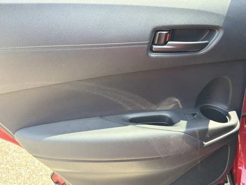 Used 2024 Toyota Corolla Cross LE w/ Moonroof Package FWD image 14