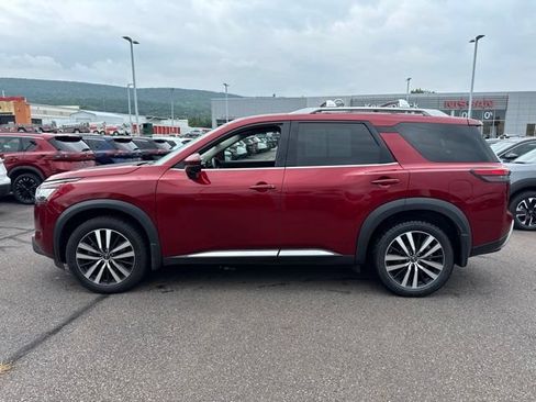 Certified 2023 Nissan Pathfinder Platinum AWD/4WD image 8