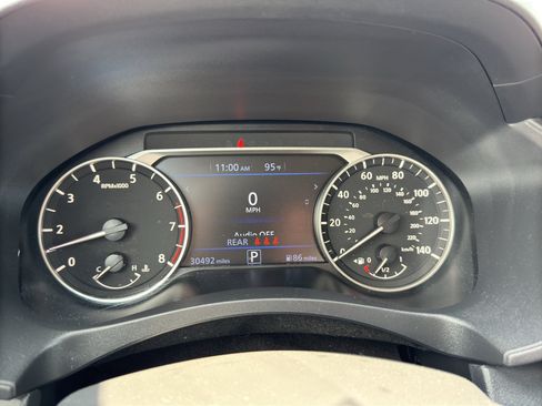 Used 2025 Nissan Altima 2.5 SV FWD image 31