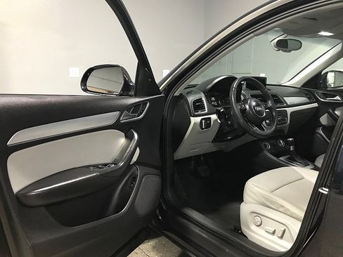 Used 2015 Audi Q3 2.0T Premium Plus w/ Driver Assistance Package image 9