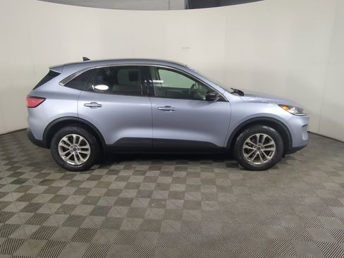 Used 2022 Ford Escape SE w/ Convenience Package image 3