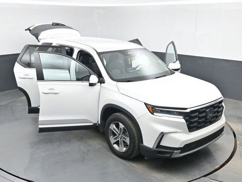 Used 2025 Honda Pilot EX-L image 51