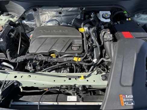 Used 2025 Chevrolet Trax ACTIV w/ Driver Confidence Package FWD image 35