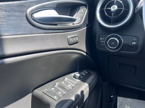 Used 2024 Alfa Romeo Stelvio Sprint image 24