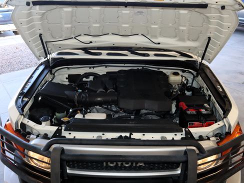 Used 2014 Toyota FJ Cruiser 4WD image 20