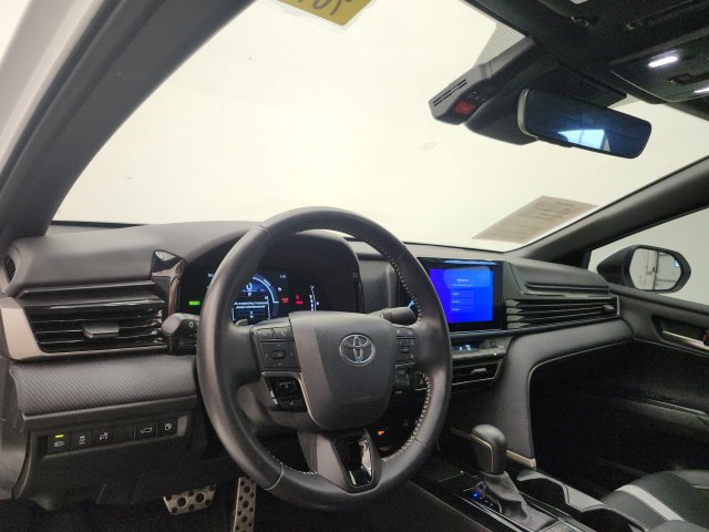 Used 2025 Toyota Camry SE w/ Convenience Package FWD image 12