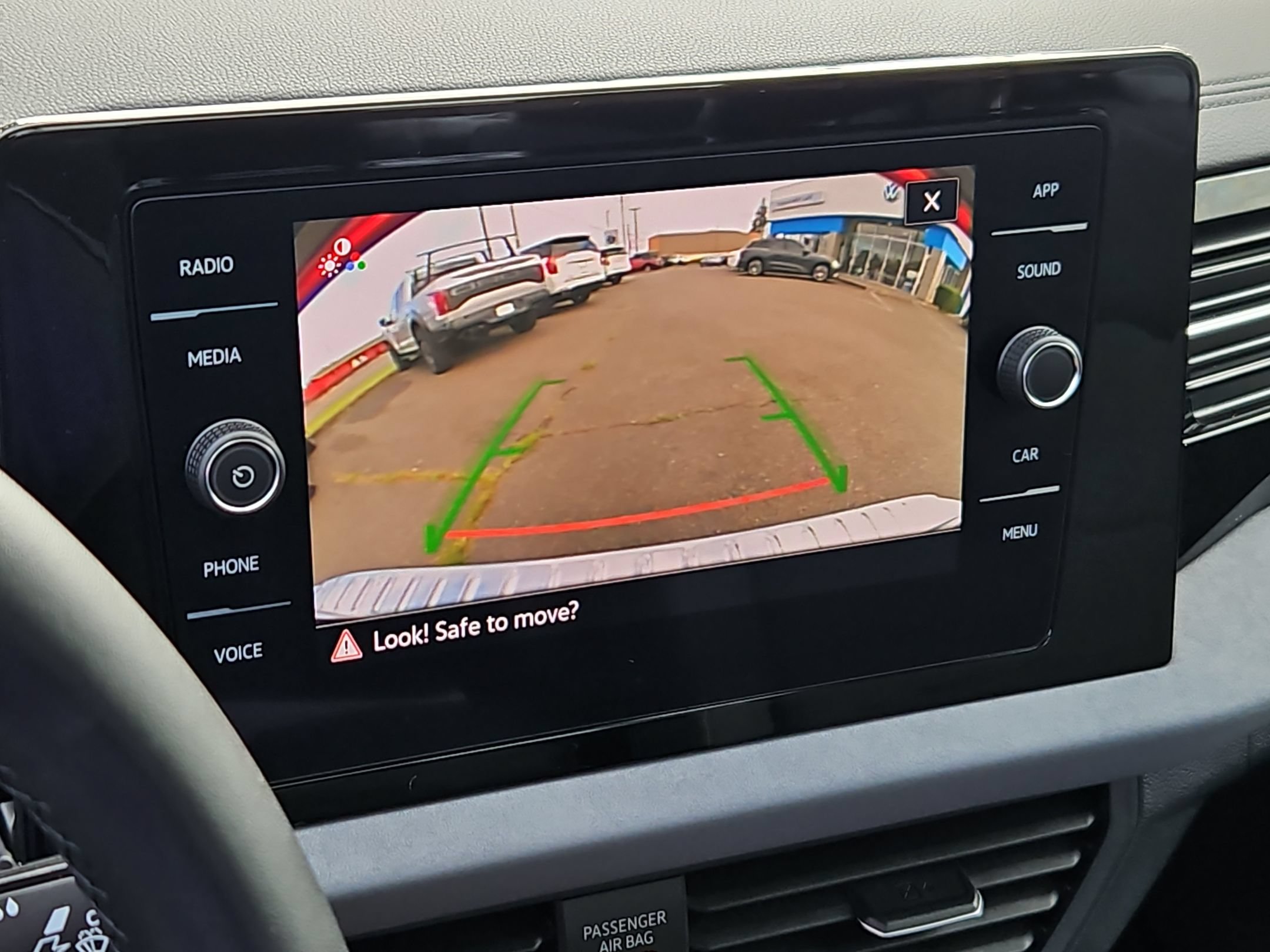 Used 2025 Volkswagen Jetta SE w/ Sunroof Package FWD image 19