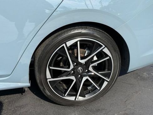 Used 2024 Nissan Sentra SR w/ SR Premium Package FWD image 4