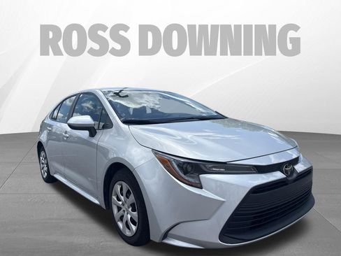 Used 2024 Toyota Corolla LE FWD image 3