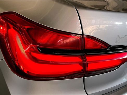 Used 2019 BMW 740i w/ M Sport Package image 28