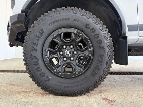 Used 2022 Ford Bronco Wildtrak image 10