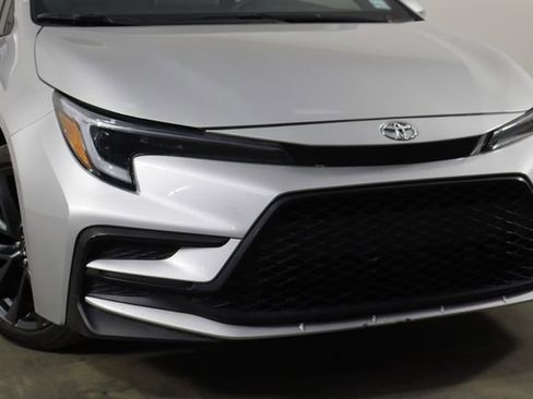 Used 2025 Toyota Corolla SE FWD image 36