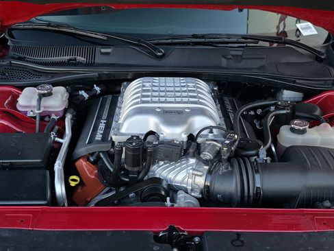 Used 2015 Dodge Challenger SRT Hellcat image 5