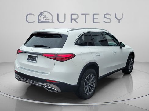 Certified 2026 Mercedes-Benz GLC 300 image 3