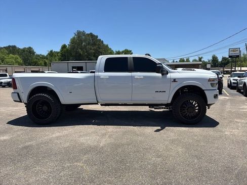 Used 2025 RAM 3500 Limited AWD/4WD image 4
