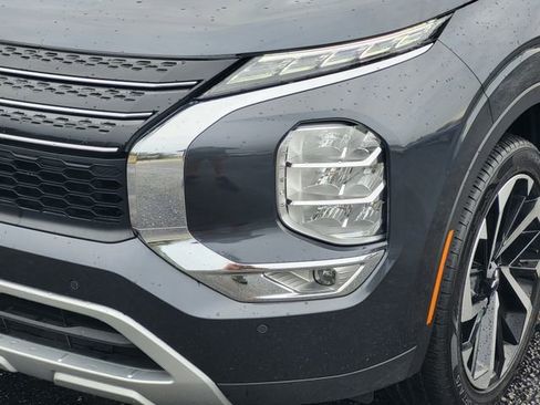 Used 2024 Mitsubishi Outlander SE image 8