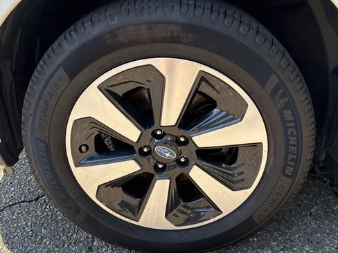 Used 2018 Subaru Forester 2.5i Limited AWD/4WD image 17