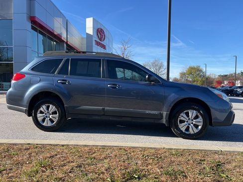 Used 2013 Subaru Outback 2.5i image 2