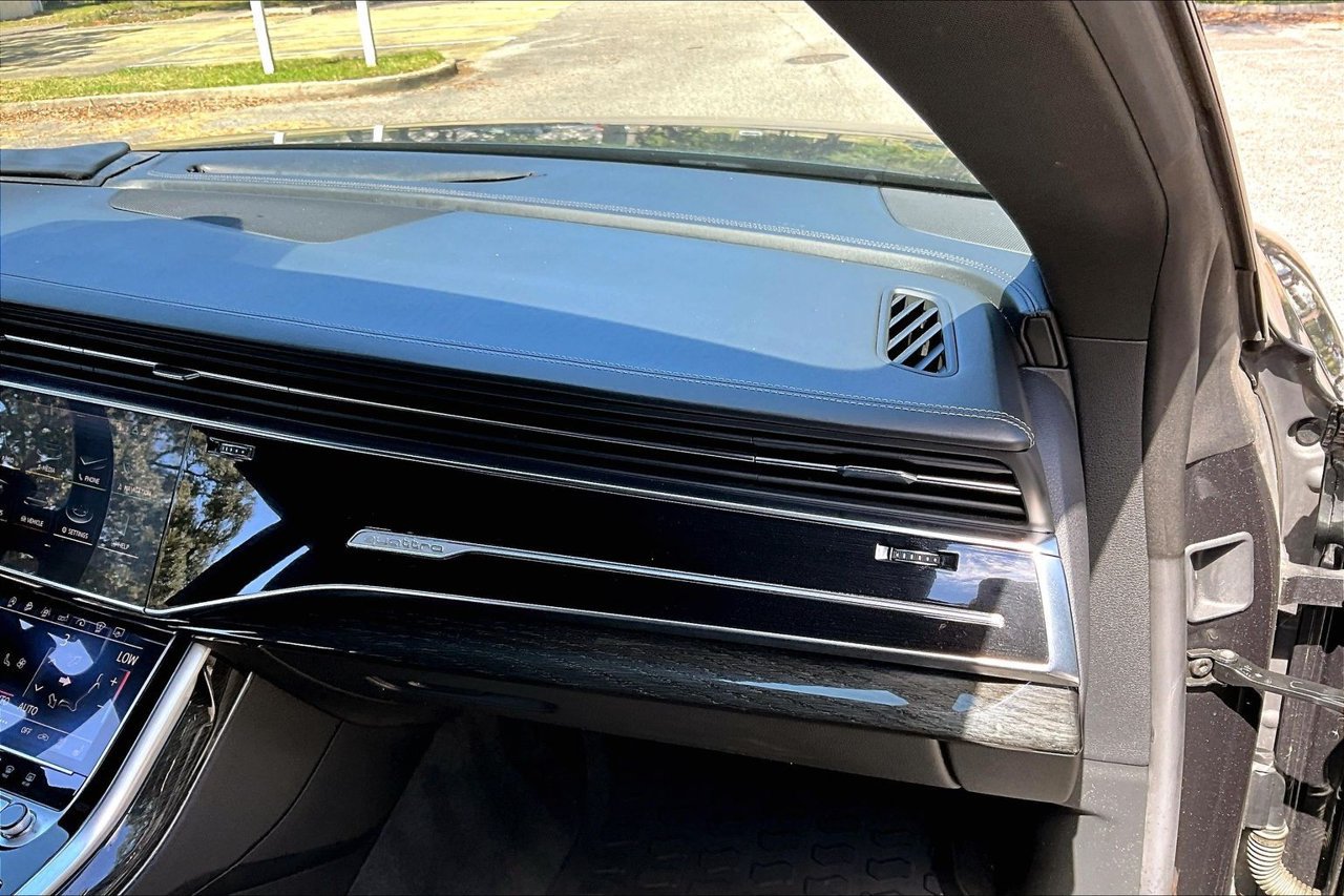 Used 2019 Audi Q8 Prestige w/ Adaptive Chassis Package AWD/4WD image 23