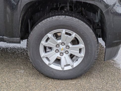 Used 2022 Chevrolet Colorado LT w/ LT Convenience Package image 11