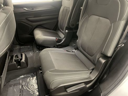 Used 2023 Jeep Grand Cherokee L Laredo w/ Luxury Tech Group I AWD/4WD image 17