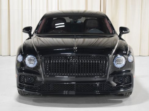 Used 2023 Bentley Flying Spur V8 image 12