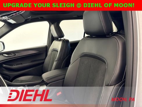 New 2025 Jeep Grand Cherokee Altitude w/ Trailer Tow Package image 19