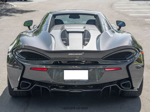Used 2018 McLaren 570S Spider image 18