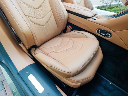 Used 2023 Aston Martin DBS Volante image 94