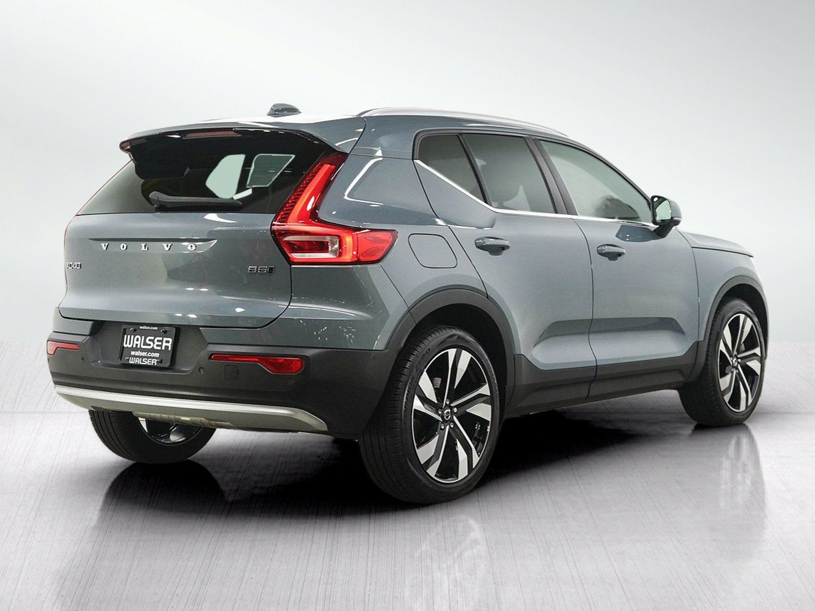 Used 2023 Volvo XC40 B5 Ultimate w/ Protection Package Premier AWD/4WD image 5