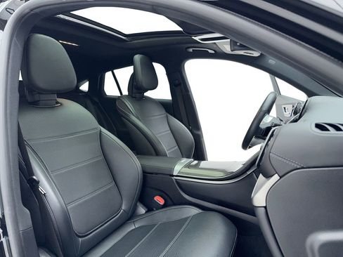 Used 2024 Mercedes-Benz GLC 300 4MATIC image 38