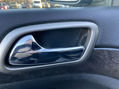 Used 2013 Jeep Grand Cherokee Laredo image 36