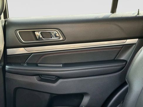 Used 2018 Ford Explorer Sport w/ Equipment Group 401A AWD/4WD image 16