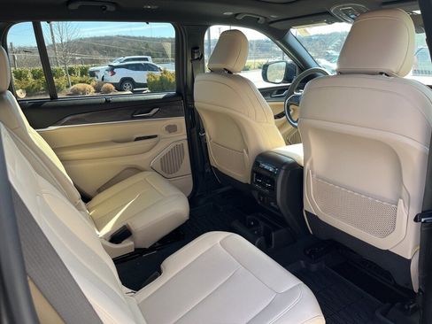 Used 2024 Jeep Grand Cherokee L Limited w/ Luxury Tech Group II image 26