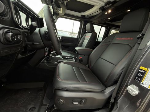 New 2025 Jeep Wrangler Unlimited Rubicon image 19