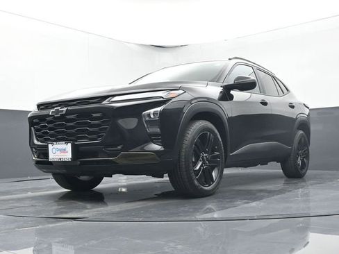 Used 2024 Chevrolet Trax ACTIV w/ Driver Confidence Package image 8