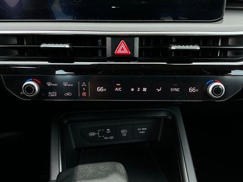 Used 2025 Kia K5 LXS image 27