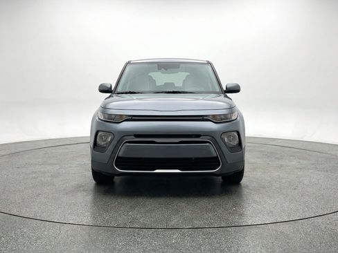 Used 2025 Kia Soul LX w/ LX Technology Package FWD image 2