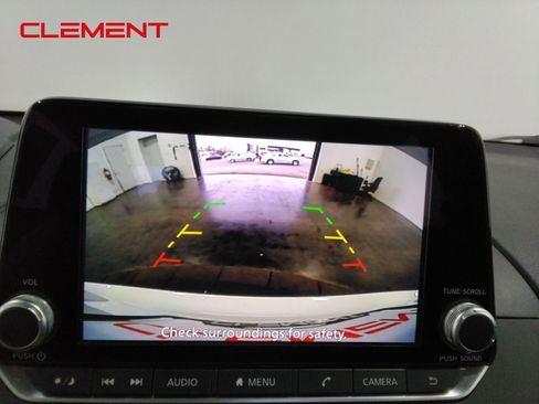 Used 2025 Nissan Altima 2.5 SV image 24