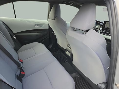 Used 2023 Toyota Corolla SE w/ SE Package image 15