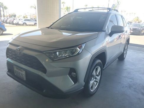 Used 2021 Toyota RAV4 XLE image 1