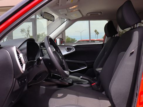 Used 2020 Kia Soul LX FWD image 38