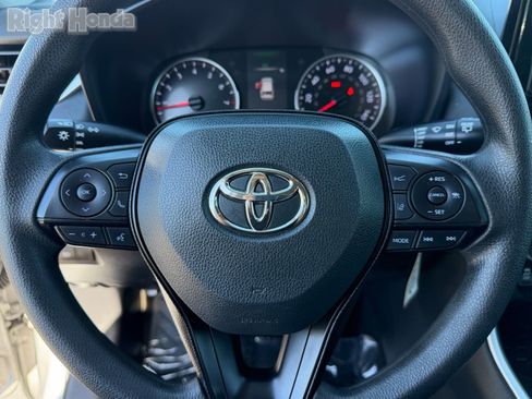 Used 2021 Toyota RAV4 LE w/ Carpet Mat Package (TMS) image 31