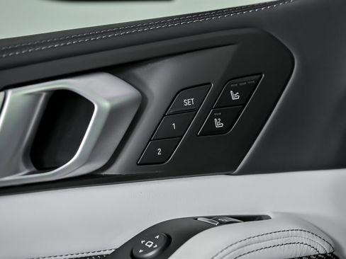 Used 2021 BMW X5 M w/ Competition Package image 19