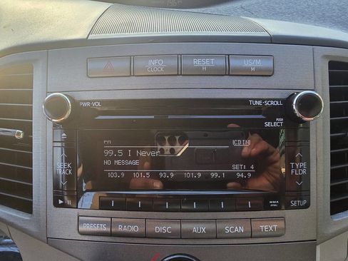 Used 2012 Toyota Venza LE image 30